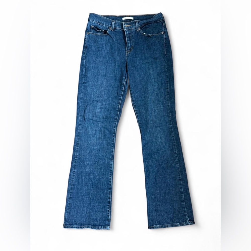 Levi’s Classic Bootcut Jeans 👖 (Size 6)